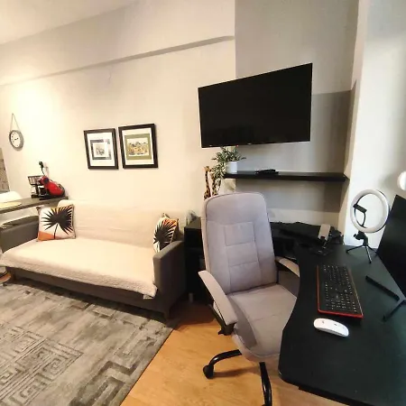 Apartment Incognito *